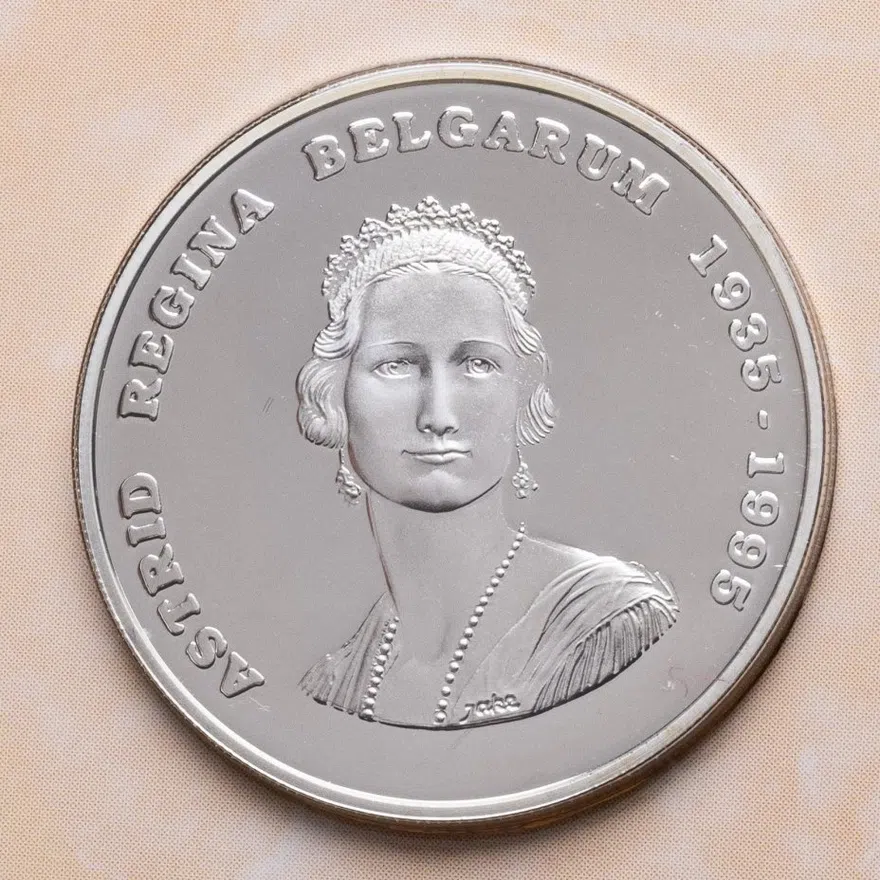 Бельгия 250 франков (francs) 1995  60 лет со дня смерти Королевы Астрид, в буклете, реверс
