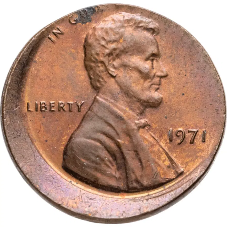 США 1 цент (cent) 1971  Мемориал Линкольна (Lincoln Memorial Cent) без обозначения монетного двора, БРАК смещение
