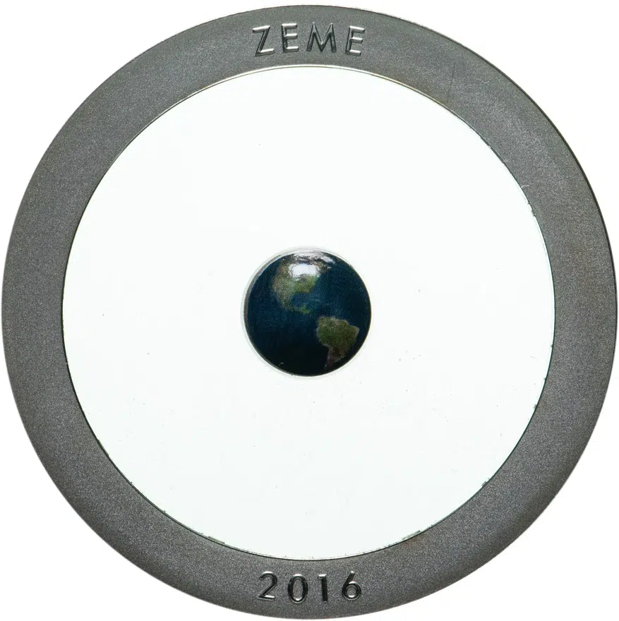 Латвия 5 евро 2016 "Земля" биметалл Серебро/Перлукор, реверс