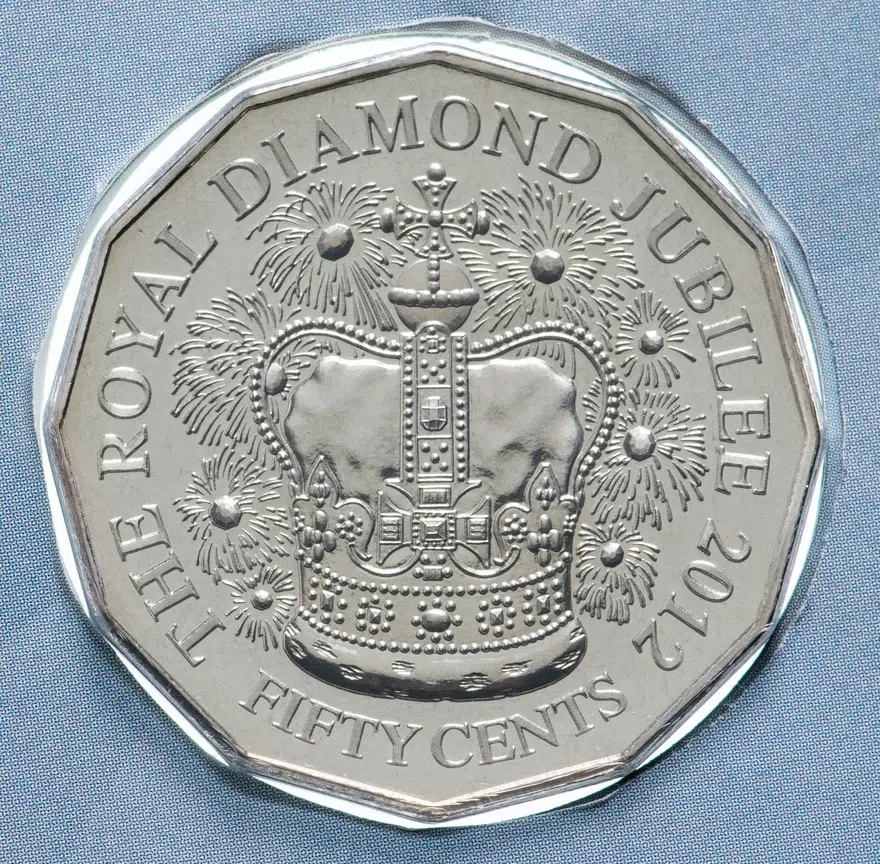 Австралия 50 центов (cents) 2012  60 лет коронации Королевы Елизаветы II, в конверте с марками, реверс