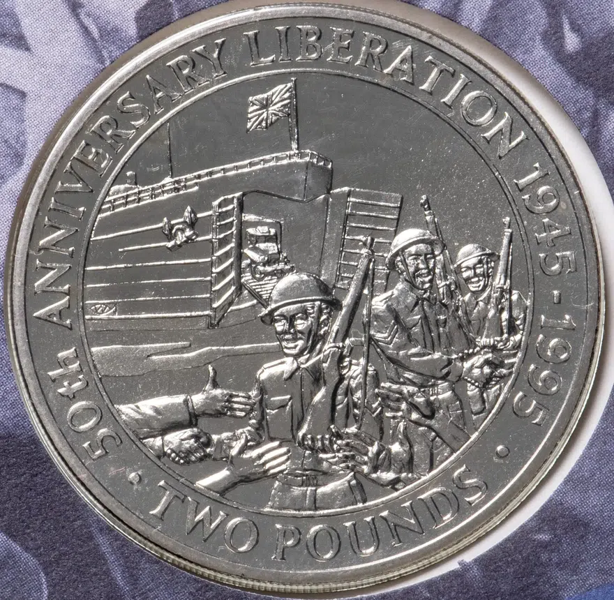 Остров Гернси 2 фунта (pounds) 1995  50 лет освобождения Европы от фашизма, в конверте, реверс