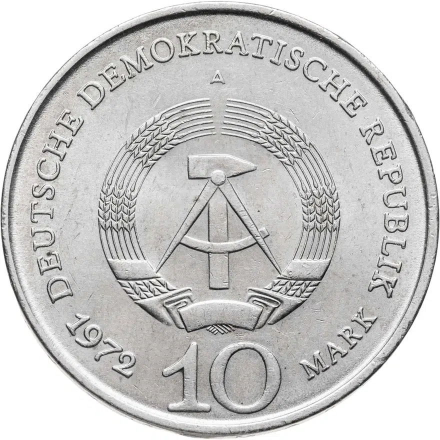 Германия (ГДР) 10 марок (mark) 1972  Мемориал "Бухенвальд" около Веймара, аверс
