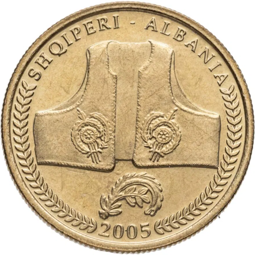 Албания 10 леков (leke) 2005  Культура - традиционная одежда, реверс