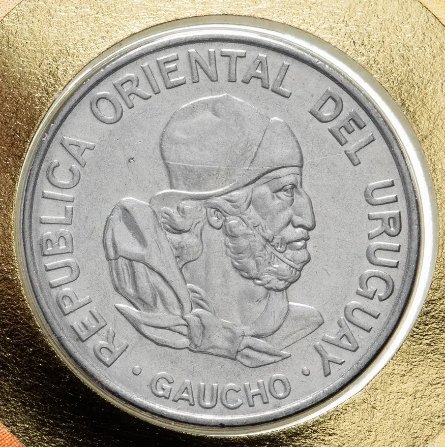 Уругвай 100 новых песо (nuevos pesos) 1989, в конверте с марками